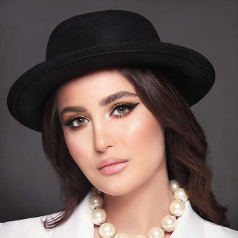 Diva Steel Monthly - One Box Two Lenses