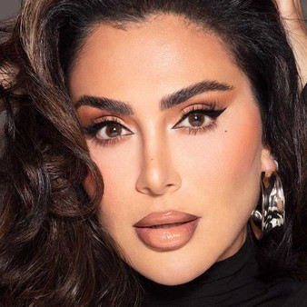 Diva Lili by Huda Kattan Monthly - One Box Two Lenses