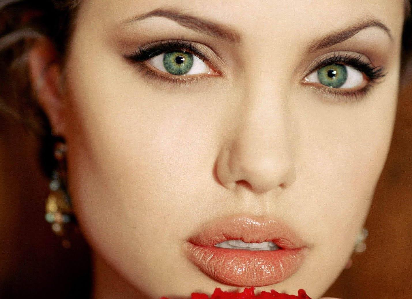 From Green to Blue: Celebrities Who Nailed the Colored Contact Trend