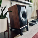 MoFi Sourcepoint 10 LSS Low Stands in use