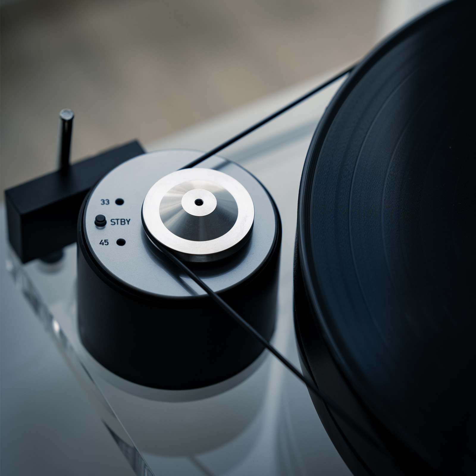 Pro-Ject PerspeX Turntable - Thumbnail 4