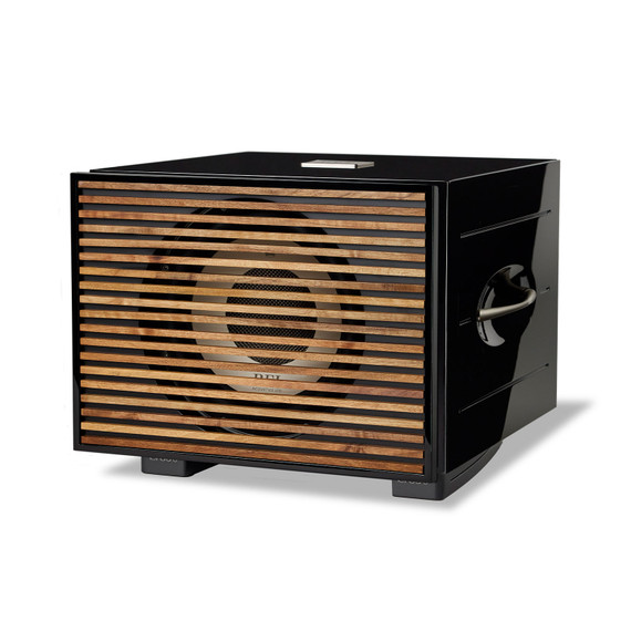 Angle of REL Acoustics S 850 Grille