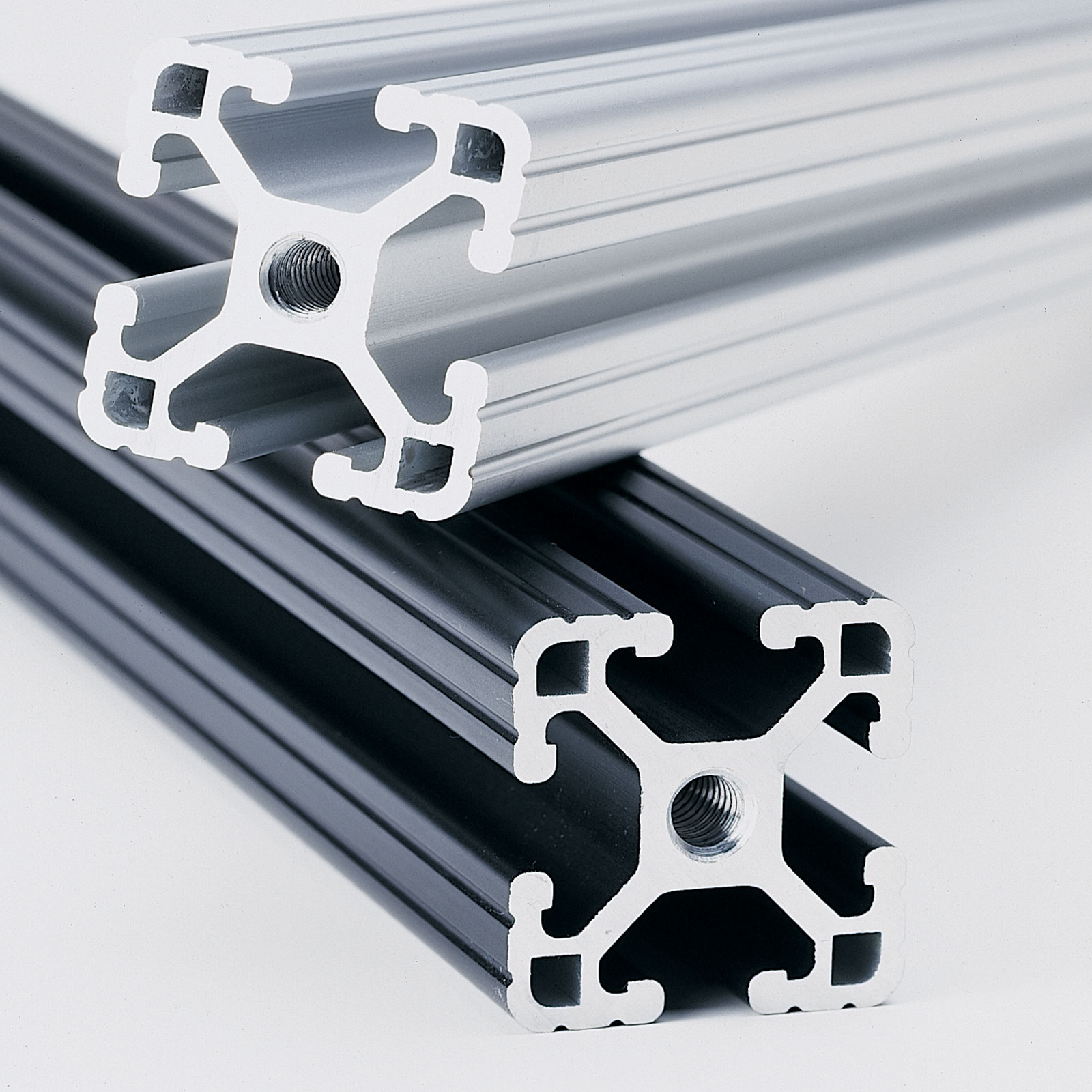 Salamander Synergy aluminum post and black post