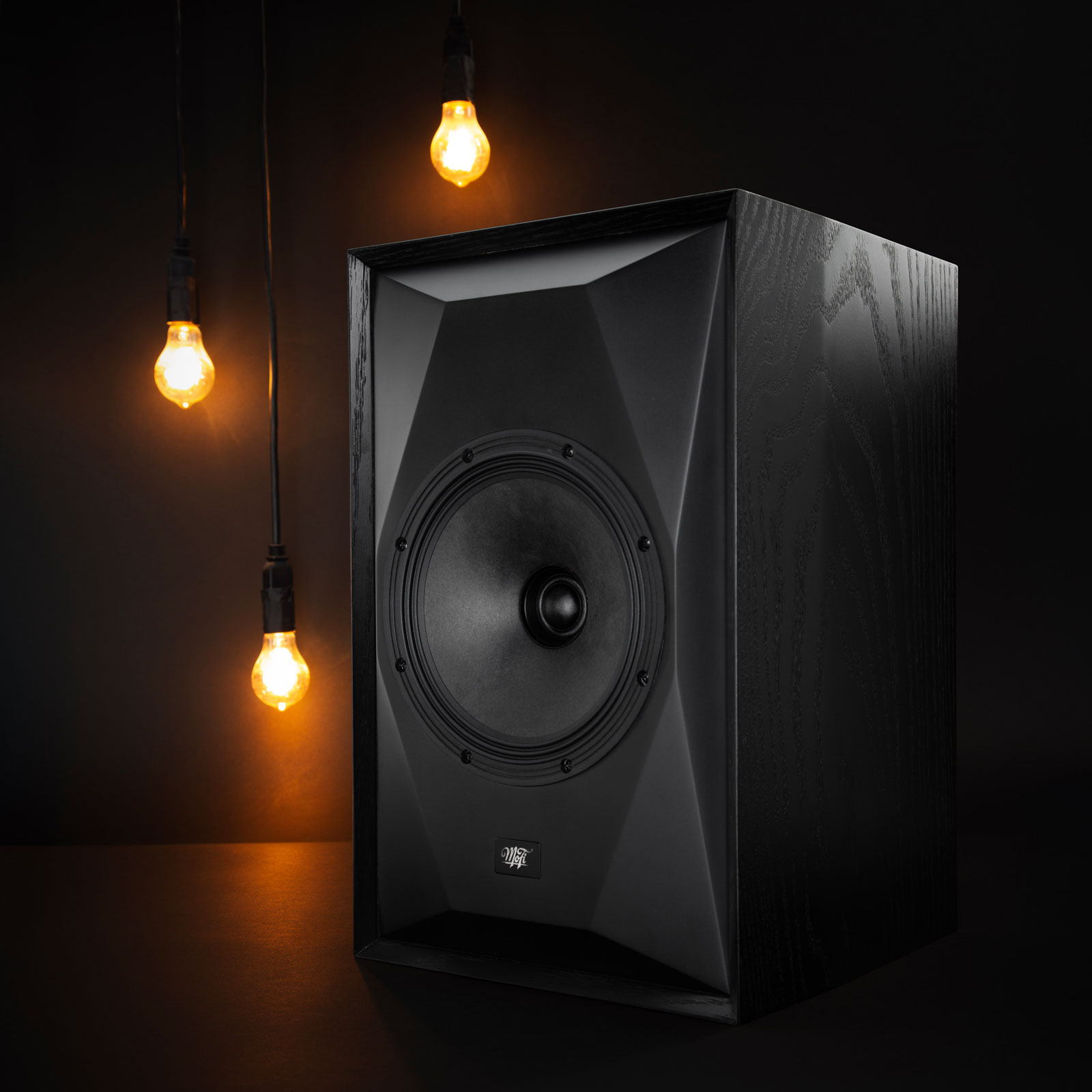 Home display of MoFi Electronics SourcePoint 8 Loudspeakers