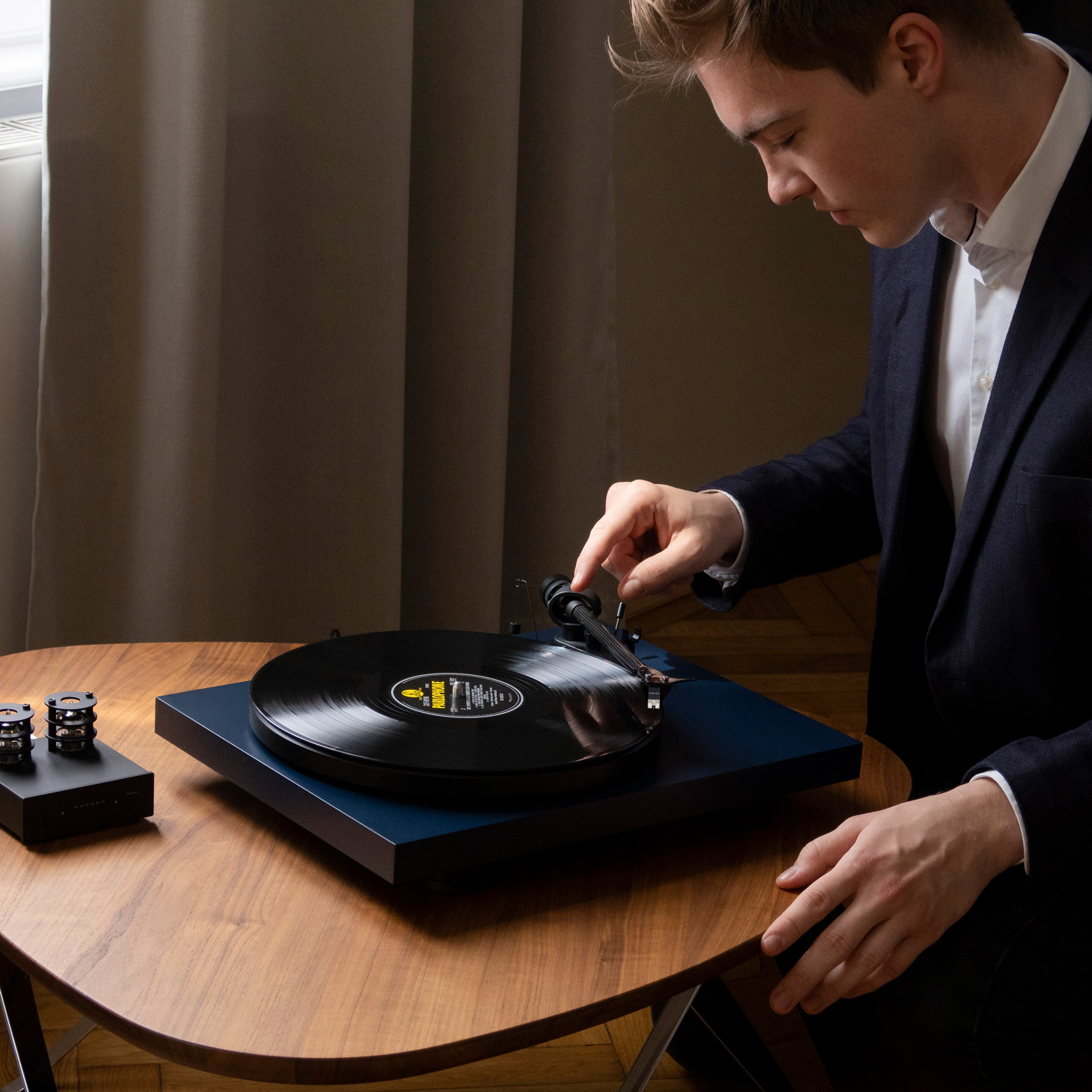 Use Of Pro-Ject Debut Carbon EVO Turntable