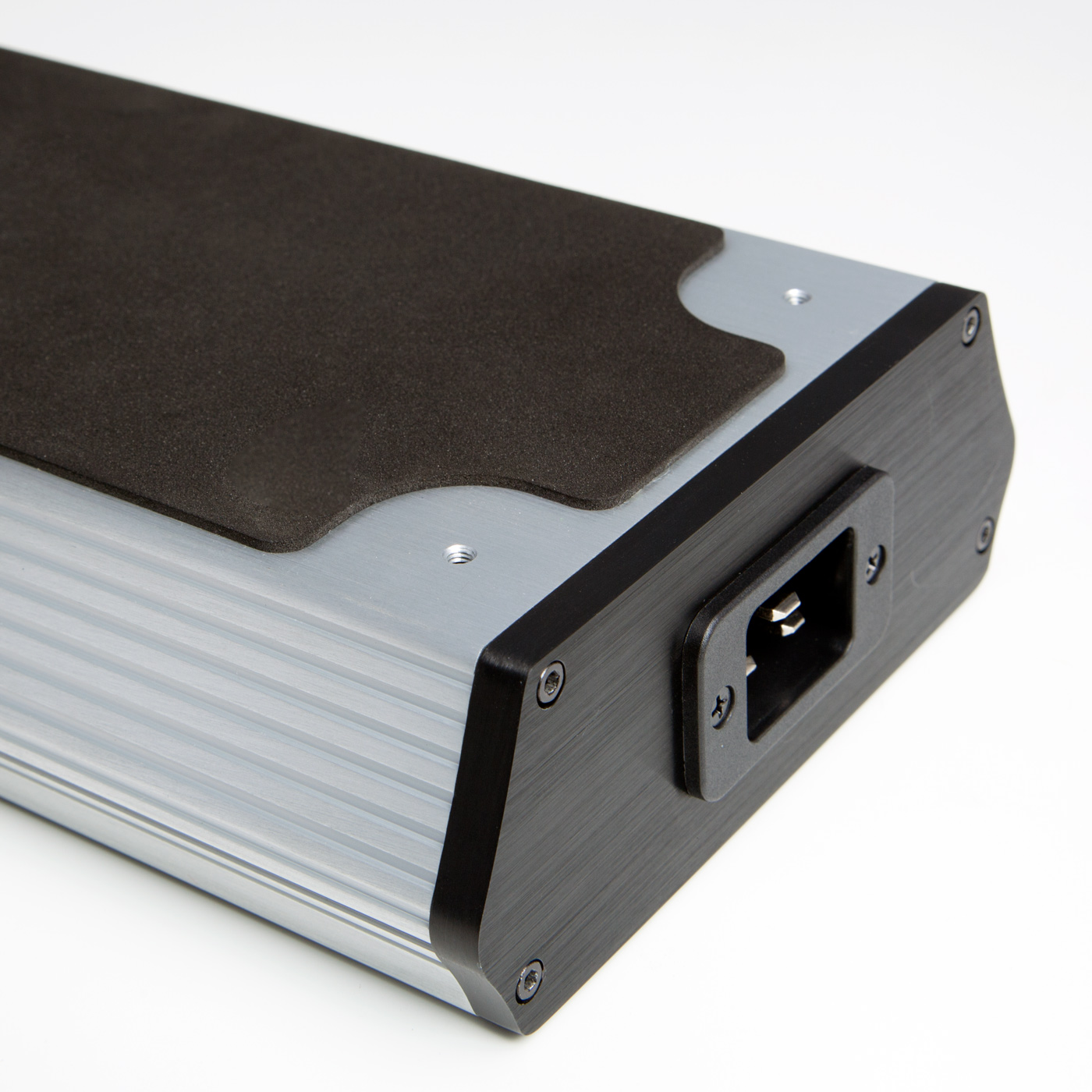 Back of Pangea Audio Octet SE - 8 Outlet Power Center 20 Amp - Demo