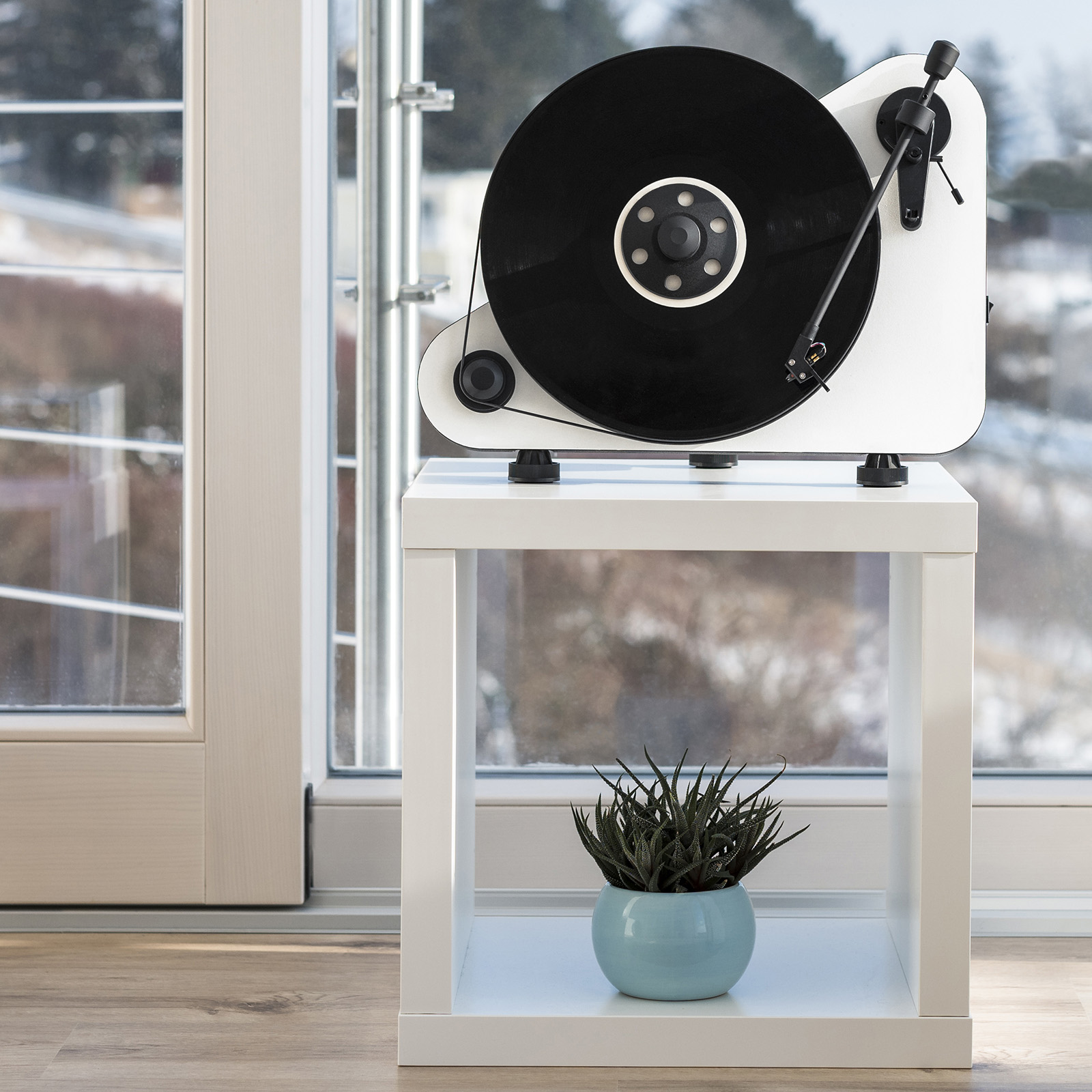 Home display of Pro-Ject VT-E BT Vertical Bluetooth Turntable