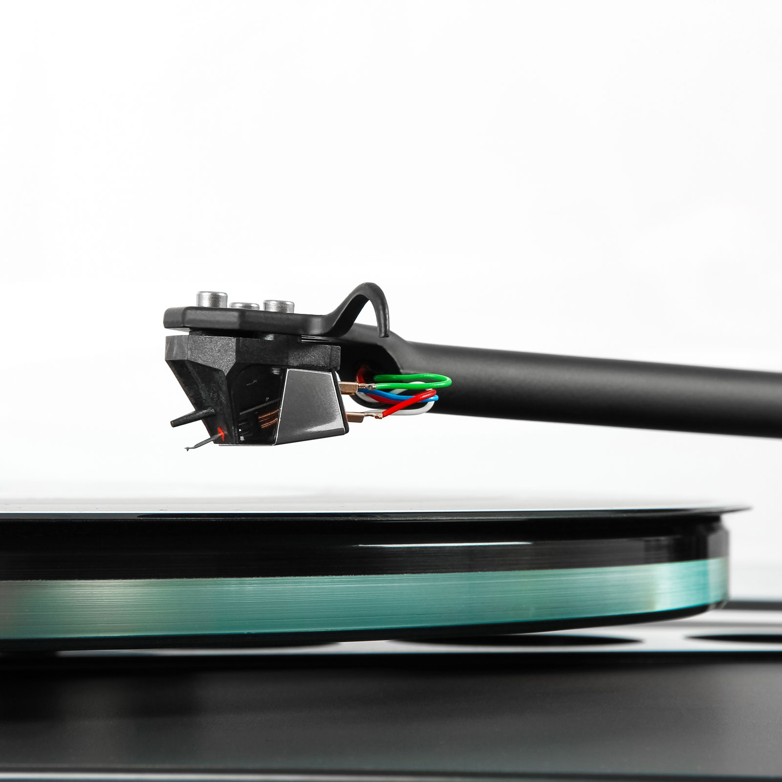 Rega Planar 6 Turntable tonearm Nd5 cartridge closeup