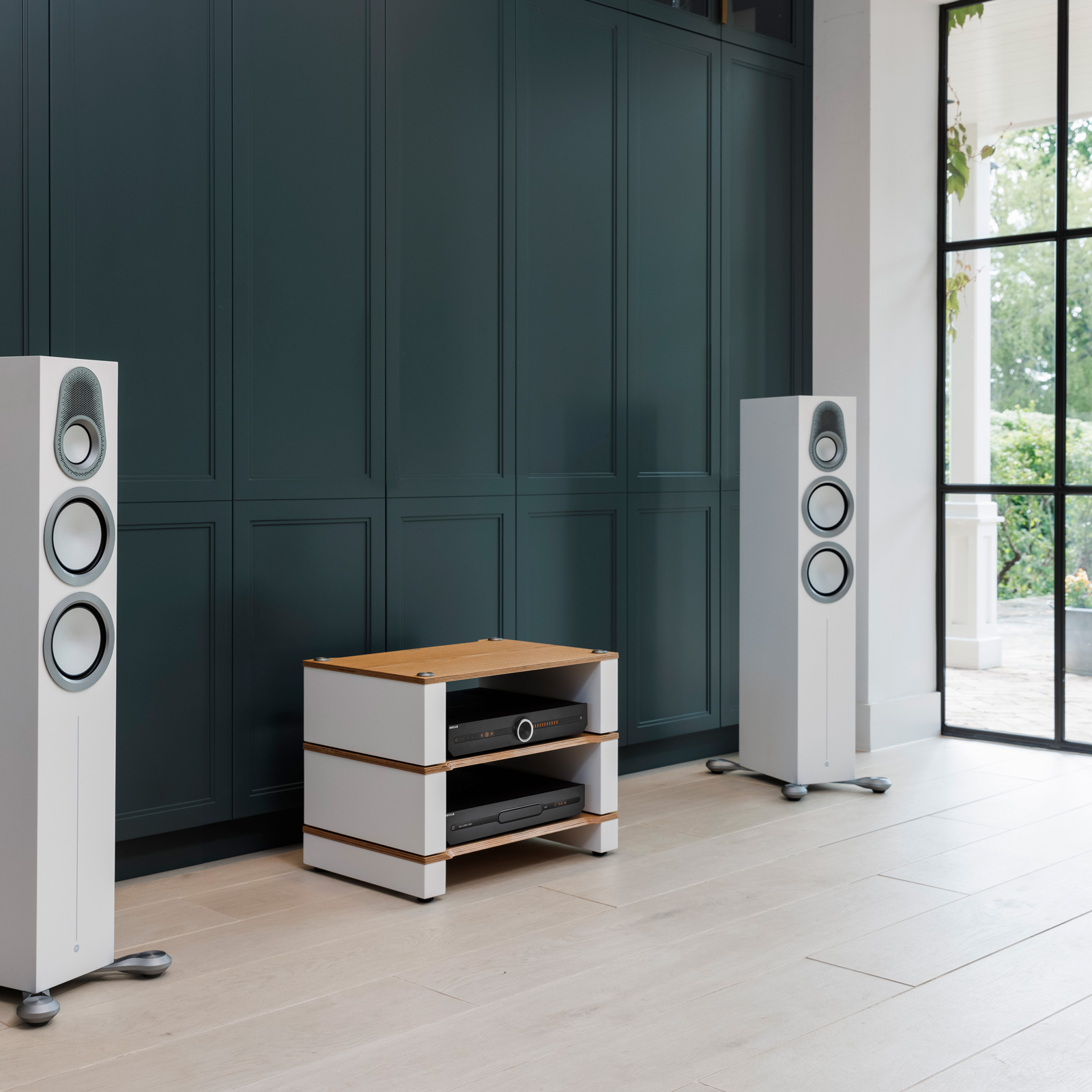 Full display of Monitor Audio Gold 300 6G Floorstanding Speaker