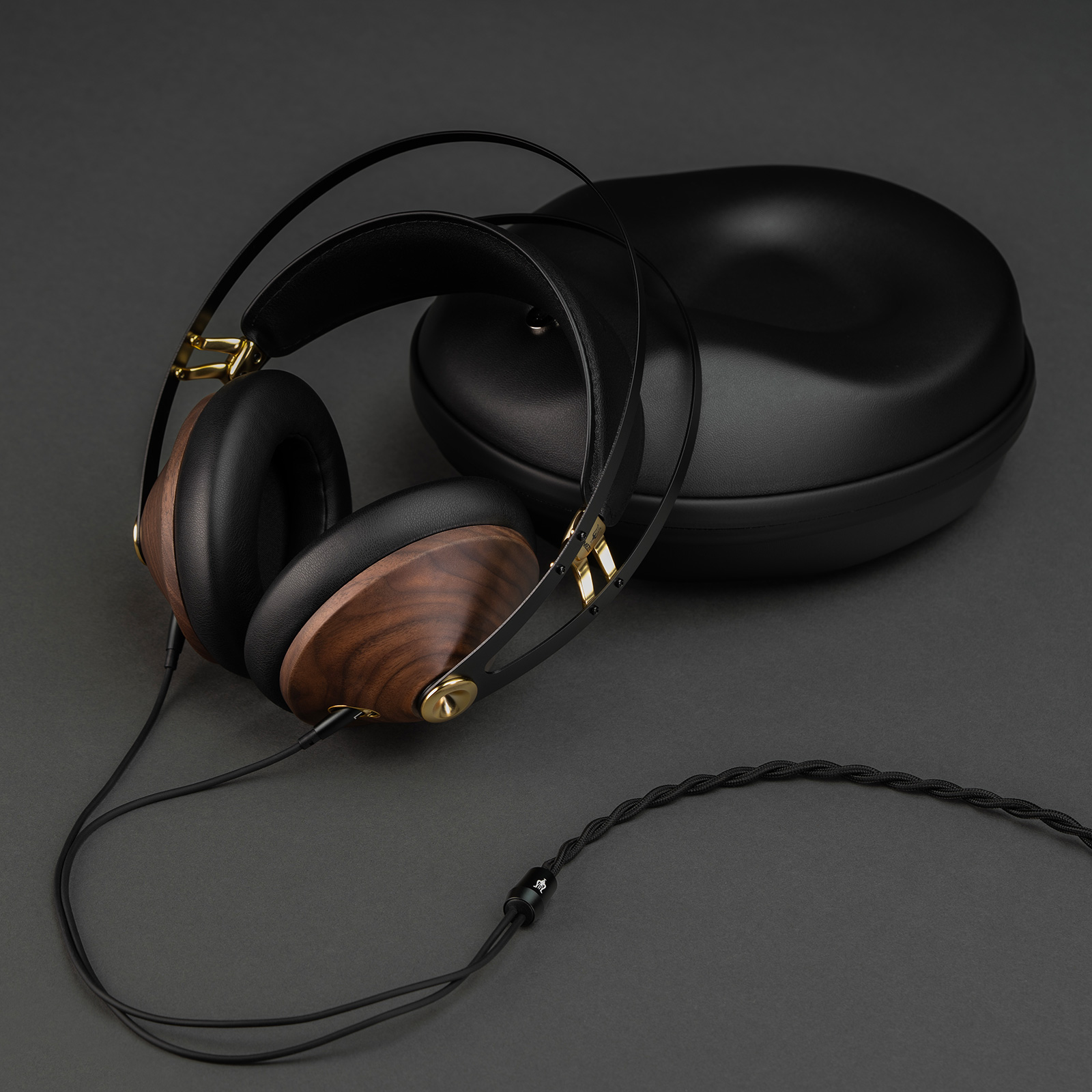 Studio view of Meze Audio 99 Classics 2nd GEN - Stereo Headphone - Walnut