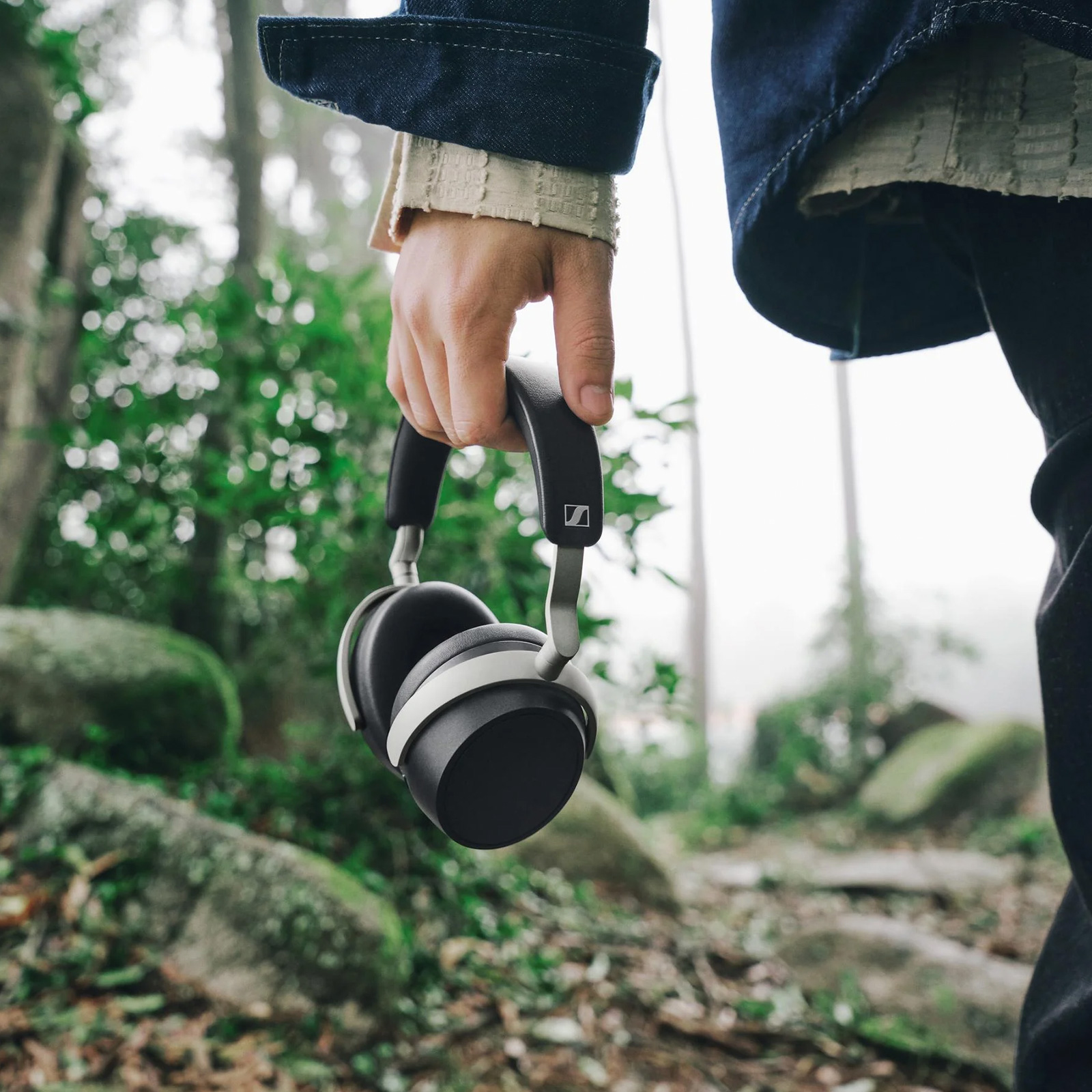 Lifestyle of Sennheiser HDB 630 headphones