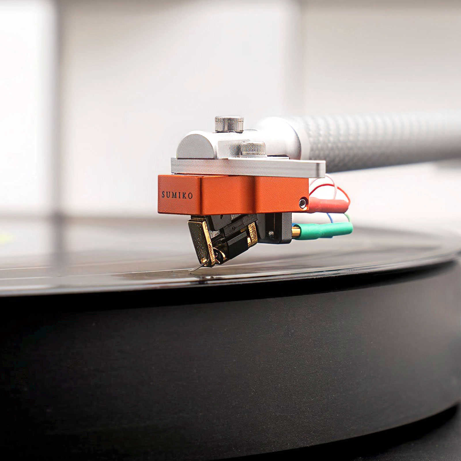 Lifestyle of Sumiko Oriole Moving Coil Phono Cartridge