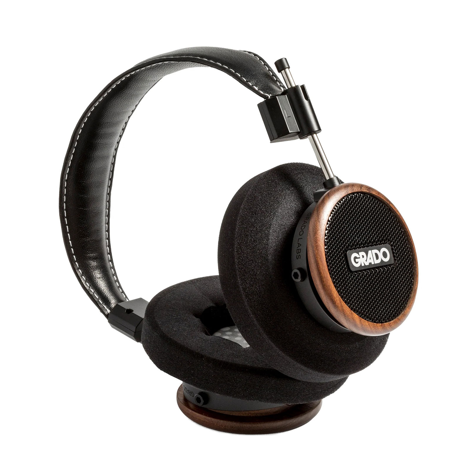 Image of the Grado Signature S550 Headphones and earpads.
