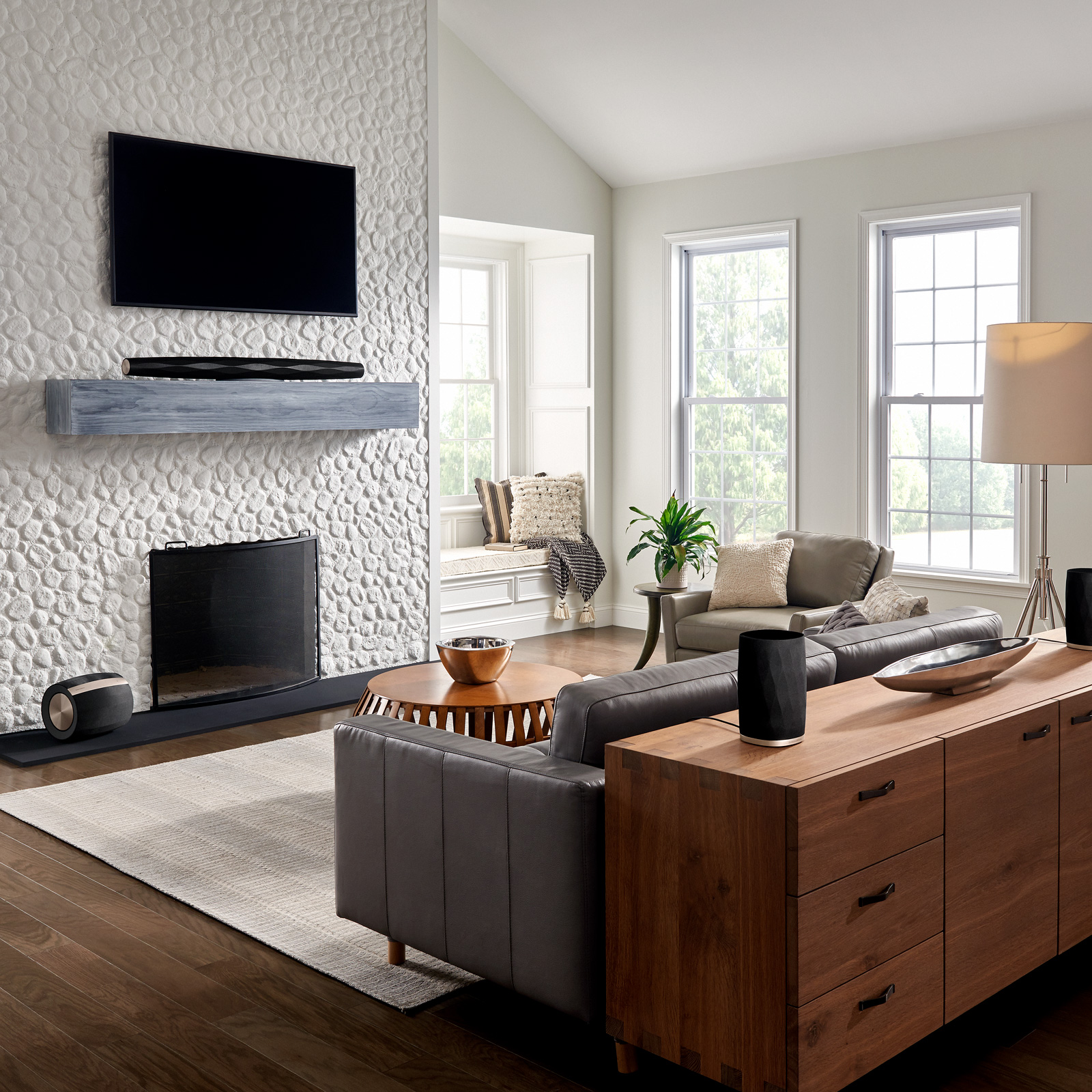 Home display of Bowers & Wilkins Formation Bar Soundbar