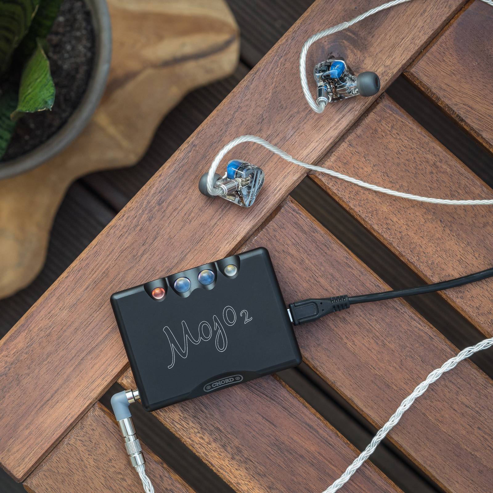 Chord Mojo 2 Portable DAC and Headphone Amplifier - Black