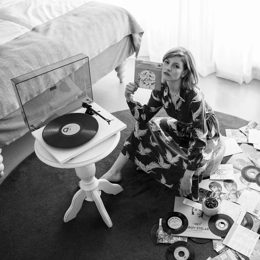 Full display of Pro-Ject T1 BT Turntable with Phono