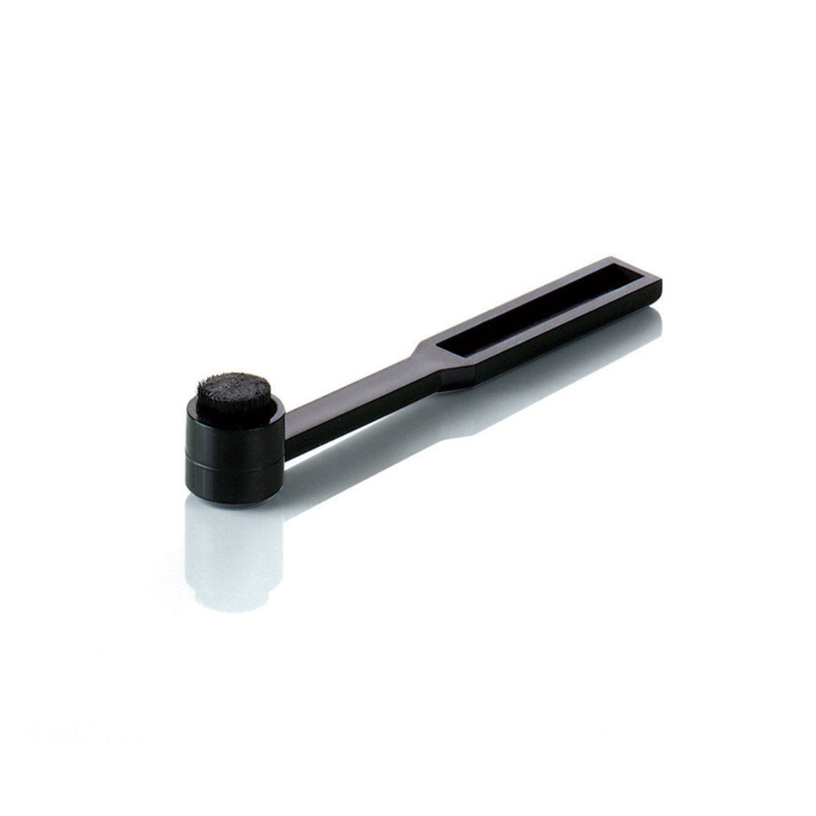 Lower back of Clearaudio Diamond Stylus Brush