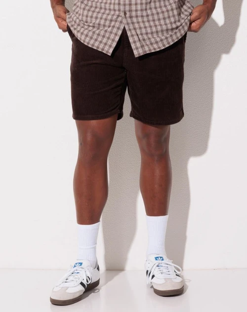 Larry Corduroy Walkshorts - Coffee Bean