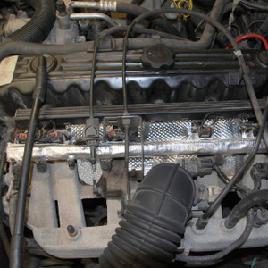 1997-2004 Jeep 4.0L I6 - Fuel Rail & Injector Cover Kit