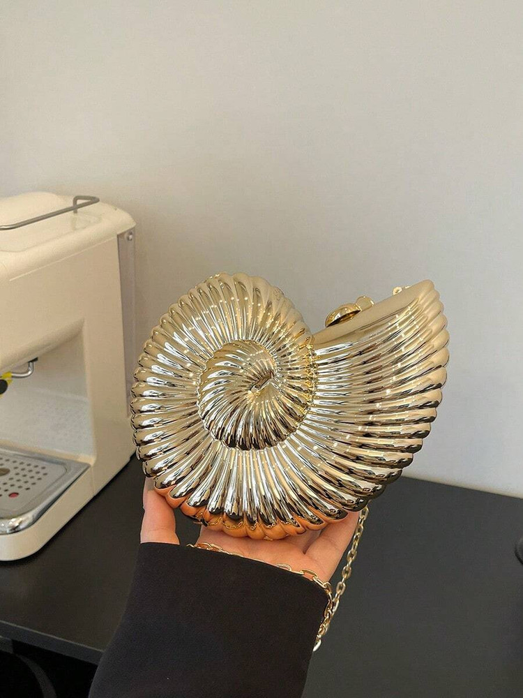 Seashell Conch Clutch - Gold