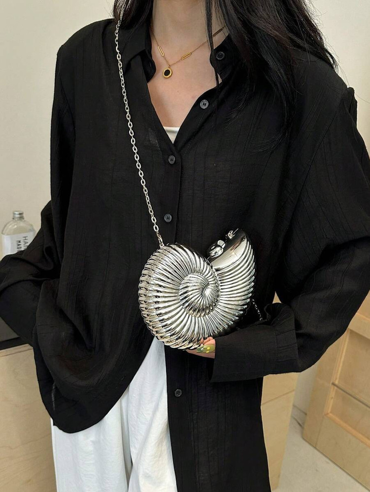Seashell Conch Clutch - Silver