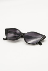 Chunky Cat Eye Sunglasses In Black