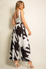 Dog Tooth Print Pleated Maxi Skirt