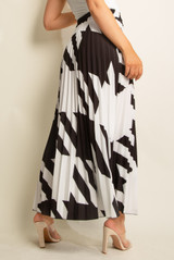 Dog Tooth Print Pleated Maxi Skirt