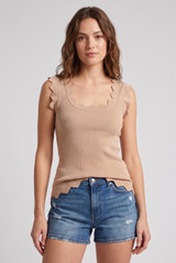 Scallop Hem Fine Knit Vest