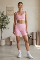 Contrast Piping Sports Bra And Shorts Set