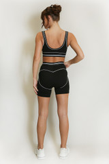 Contrast Piping Sports Bra And Shorts Set