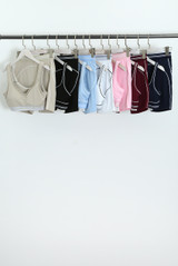 Contrast Piping Sports Bra And Shorts Set