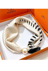 Pearl Clasp Neck Scarf 