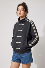 Striped Sleeve Pankou Closure Jacket