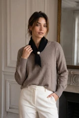 Pearl Clasp Knitted Neck Scarf