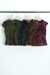 Floral Textured Keyhole Mandarin Top