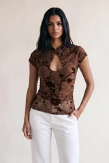 Floral Textured Keyhole Mandarin Top