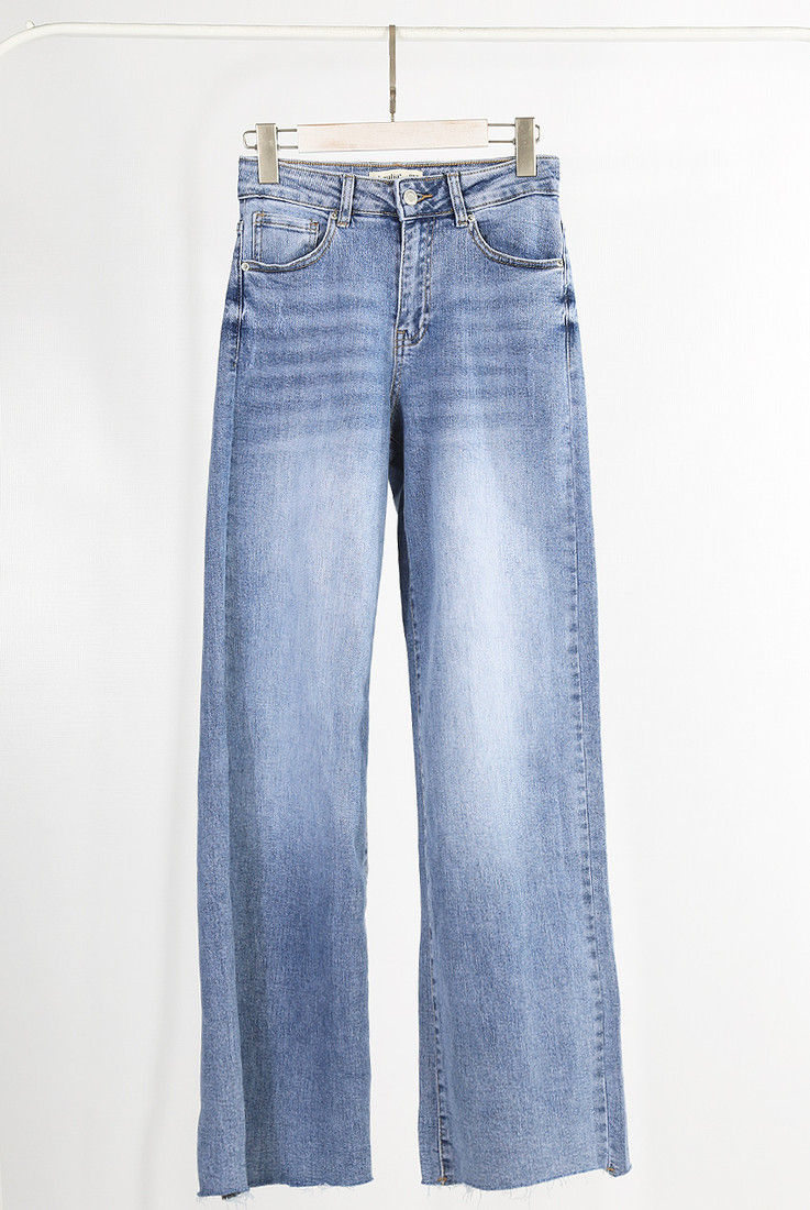 Straight Fit Front Pocketed Denim Jeans