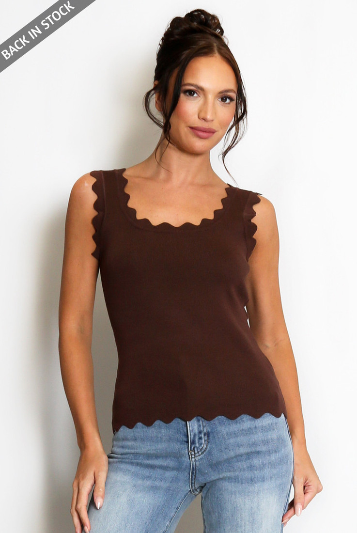 Scallop Hem Fine Knit Top