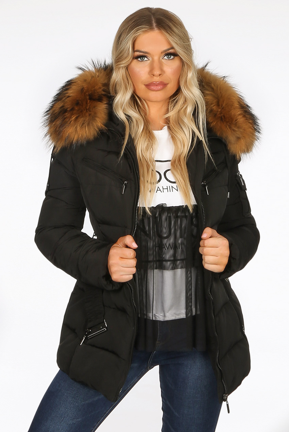 Padded coat with belt and deals fur hood