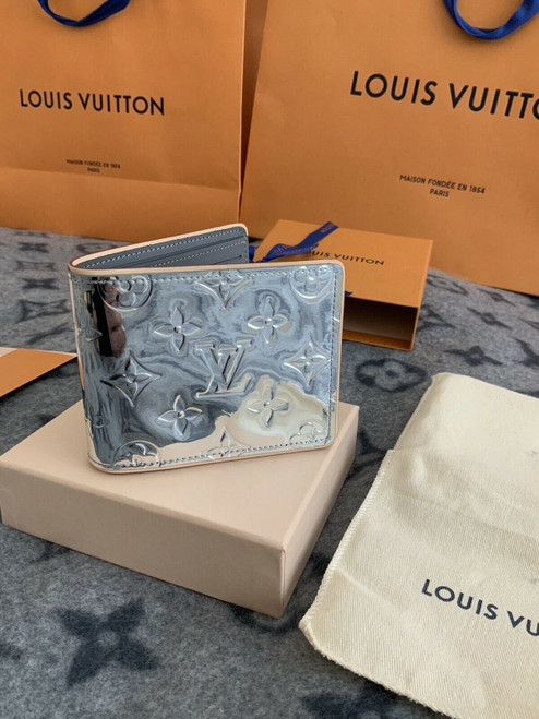 louis-vuitton mirrored Men?? wallet very limited sold out
