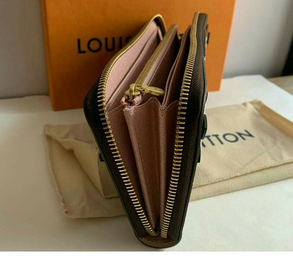 Louis Vuitton Limited Zippy Wallet