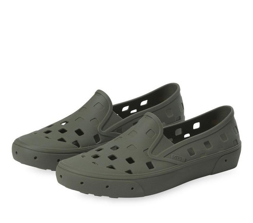 Vans Slip On Trek Shoes in Navy 