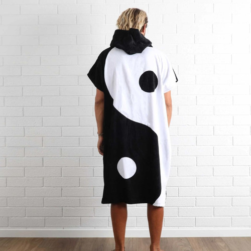 Town & Country Yin Yang Hooded Towel Womens in Black