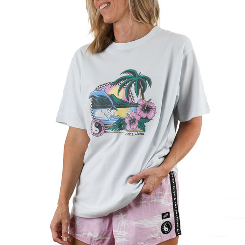 Town & Country Aloha Holiday Tee Womens in Washed Blue