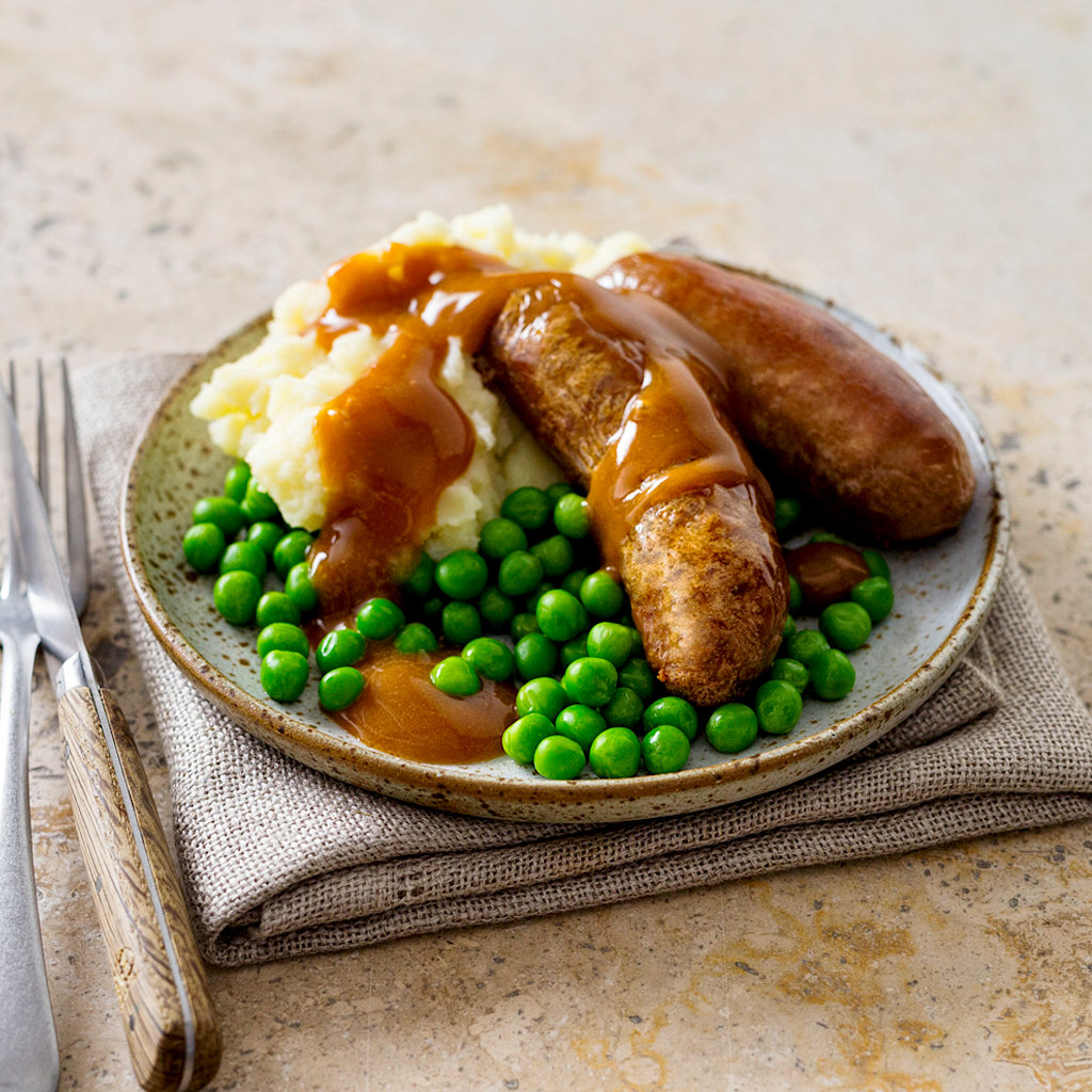 Bangers And Mash With Green Peas And Gravy