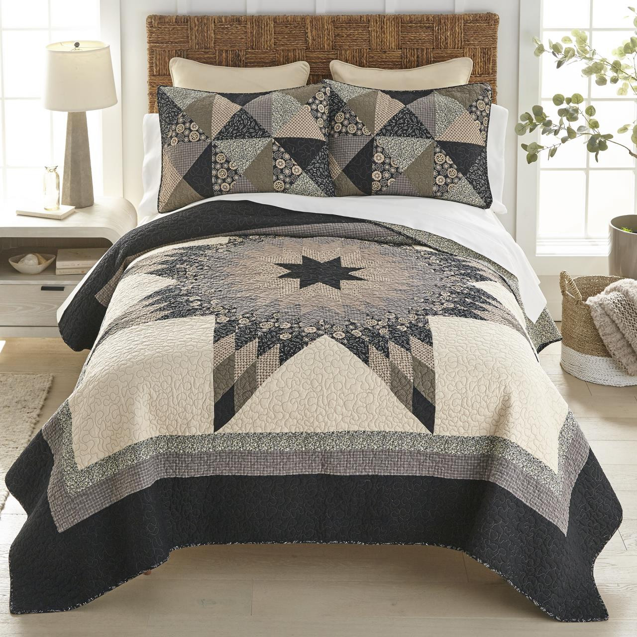 VHC Brands Check Star Quilt - Thumbnail 3