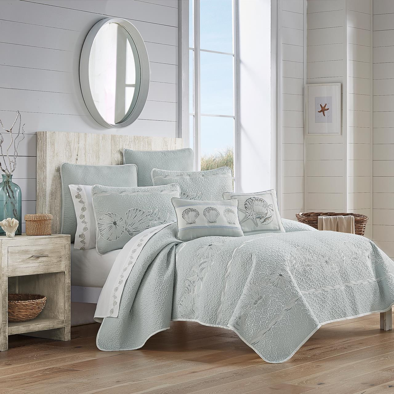 Water's Edge Aqua Quilt Set by Royal Court Paul's Home Fashions