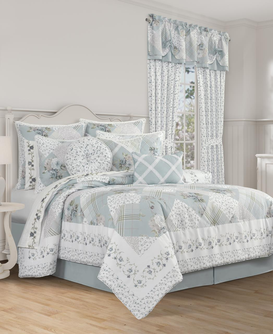 Royal Court Bungalow Spa Comforter - Thumbnail 2