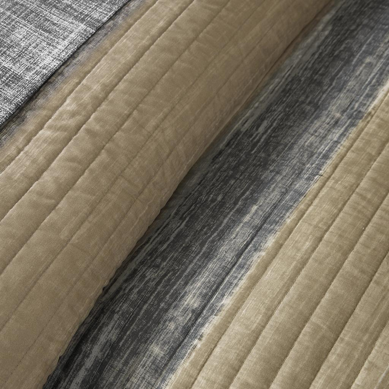 Rhapsody 6 Piece Reversible Jacquard Quilt Set with Throw